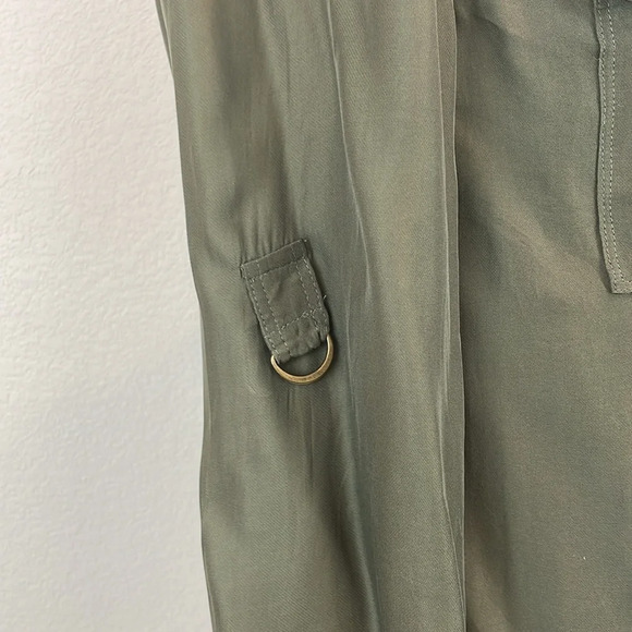 Trina Turk dark green long sleeve half button down silk blouse size m - Picture 4 of 9